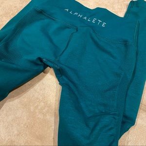 Alphalete leggings with contour